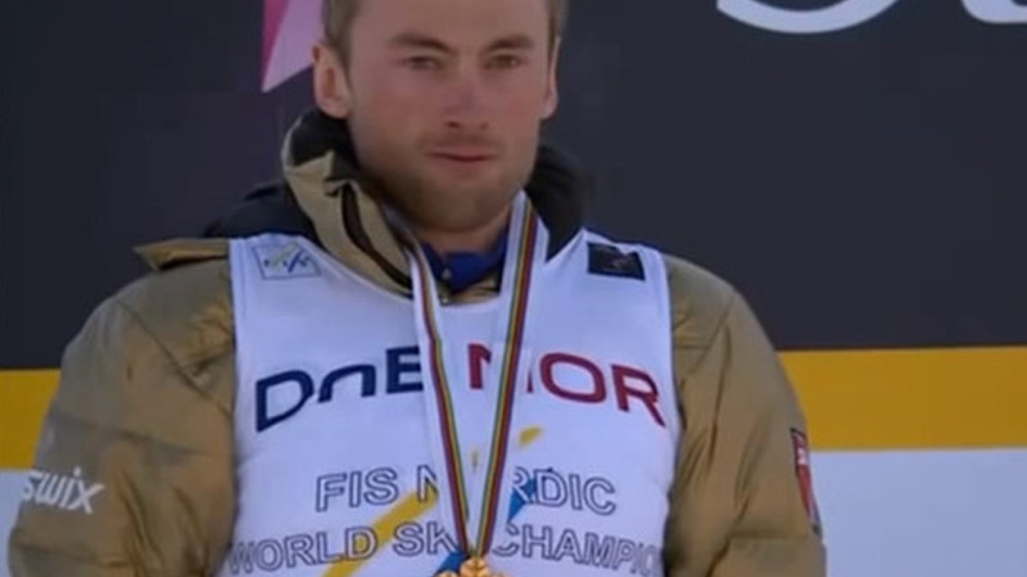 Petter Northug to mistrz olimpijski. Ale może wszystko stracić przez uderzenie w barierkę.