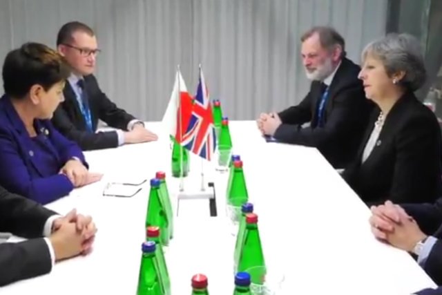 Beata Szydło mówiła do Theresy May po polsku, a uczy się intensywnie angielskiego od dwóch lat.