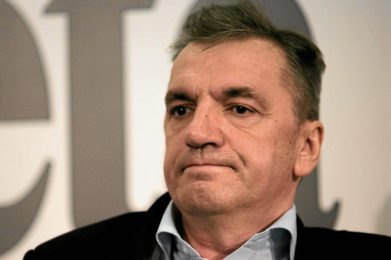 Pasikowski udzielił wywiadu dla "Magazynu Świątecznego" Gazety Wyborczej, w którym przyznał, że zdecydował się na realizację filmu o Kuklińskim min. dlatego, że uznał go za "prawego człowieka".