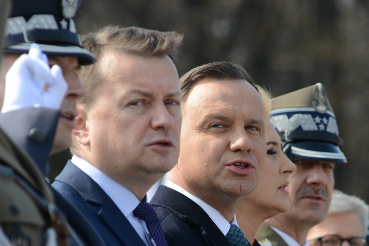 Andrzej Duda wspominał chwile po katastrofie smoleńskiej w przemówieniu. Nie spodobało się to Marcinowi Dubinieckiemu, mężowi Marty Kaczyńskiej.