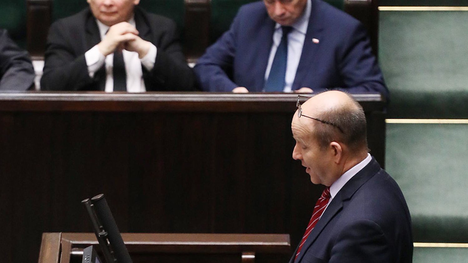 Inwigilacja pielęgniarek miała być koleżeńską przysługą Miklósa Szócski dla Prawa i Sprawiedliwości.