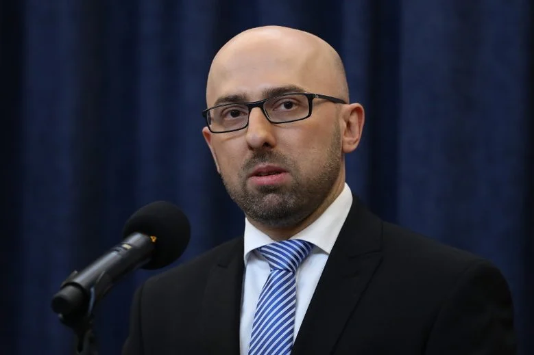 Krzysztof Łapiński nie ma wątpliwości, że PiS jest na fali. Jego zdaniem opozycja jest bardziej zajęta sobą niż wyborami.