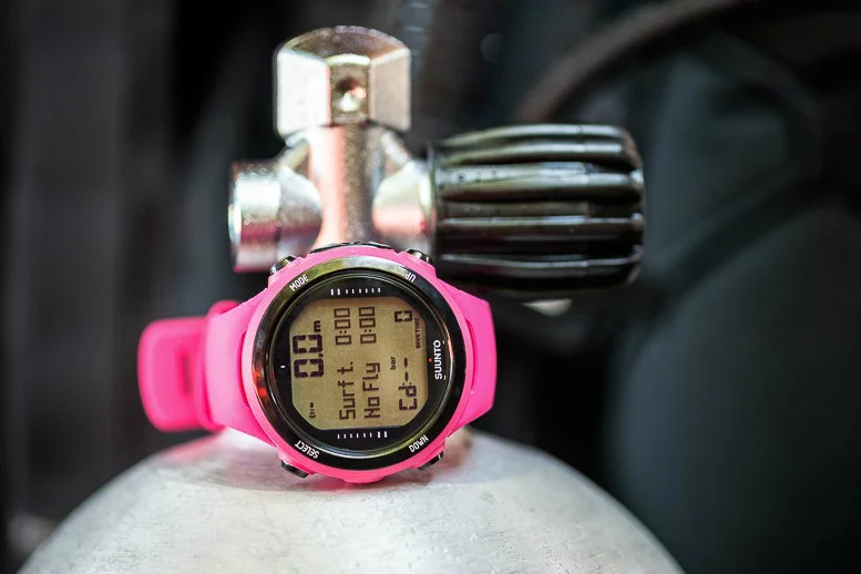 Suunto D4i Novo, czyli jeden z komputerów nurkowych, które pod wodą zajęły miejsce prostych zegarków analogowych
