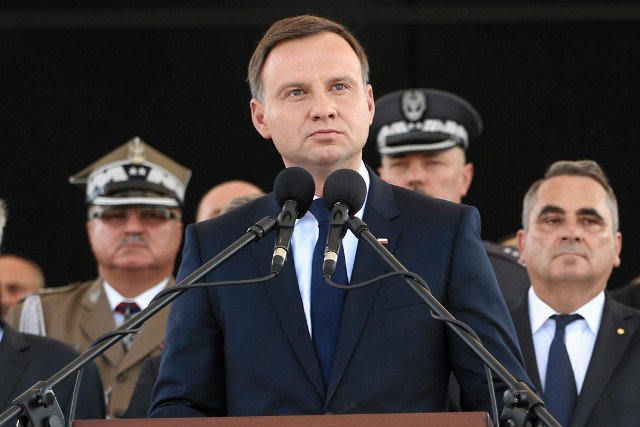 Pierwszy okres prezydentury Andrzeja Dudy dobrze oceniło 33 procent ankietowanych CBOS