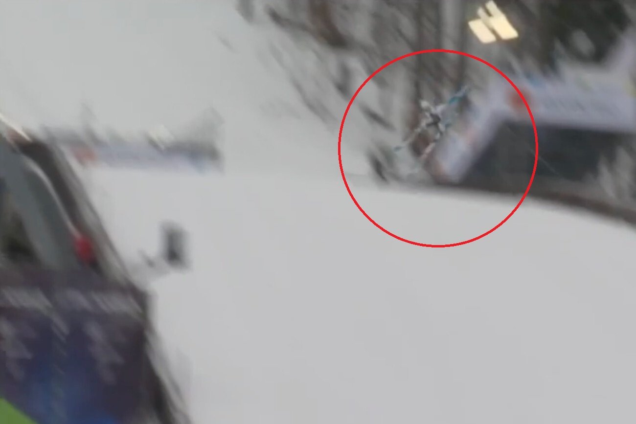 Peter Prevc zaliczył fatalny upadek podczas środowego skoku na skoczni w słoweńskiej Planicy.