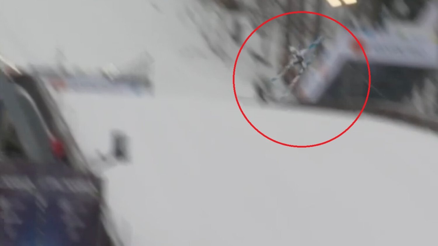 Peter Prevc zaliczył fatalny upadek podczas środowego skoku na skoczni w słoweńskiej Planicy.
