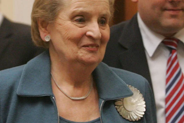 Madeleine Albright uczyniła broszki manifestem politycznym.