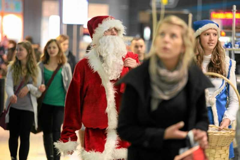 Uważaj od kogo pożyczasz pieniądze. Oszuści są szczególnie aktywni przed świętami. Zdjęcie jest tylko ilustracją do tekstu.