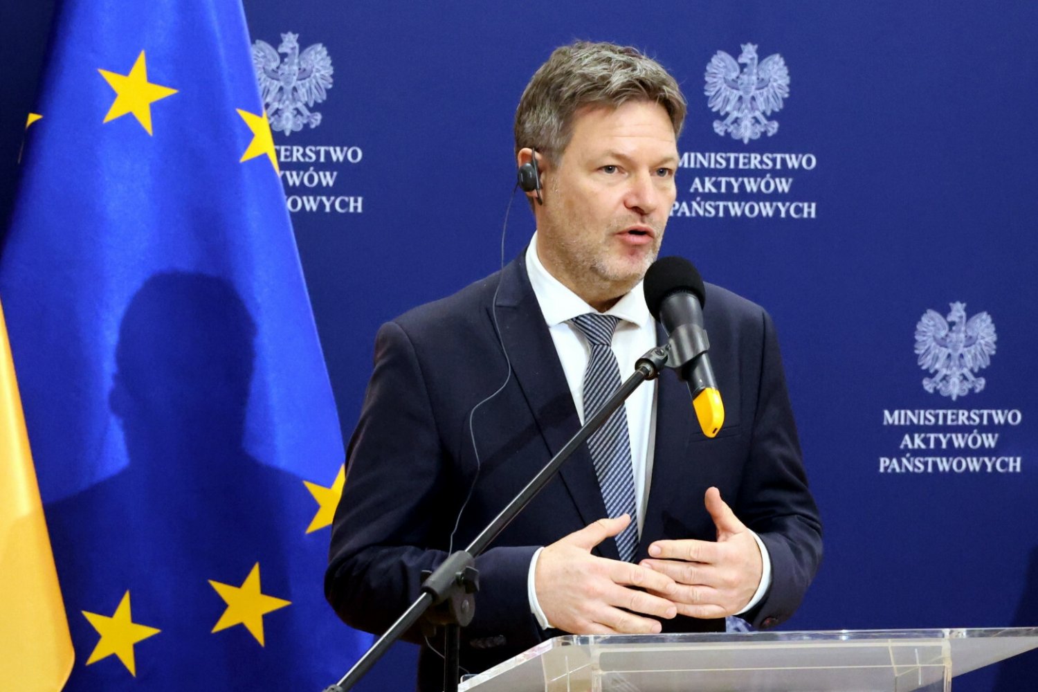 Niemcy nie zamierzają nakładać embarga na rosyjską ropę i gaz.