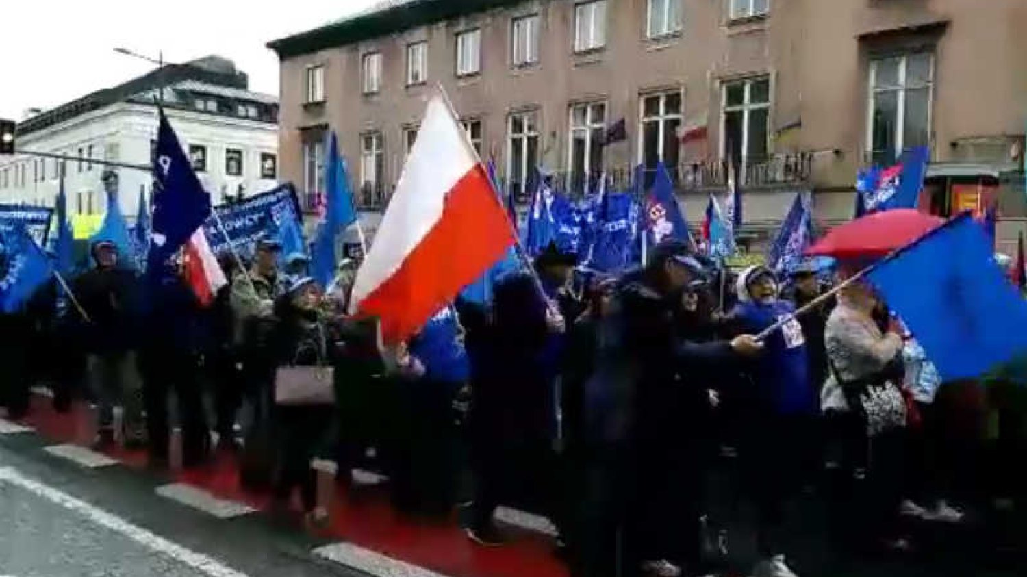 W Warszawie protestowali związkowcy z OPZZ.