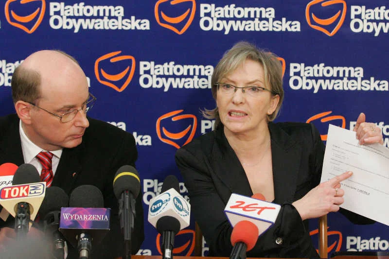 Według Jana Rokity Ewa Kopacz nie przetrwa pierwszego kryzysu, jaki napotka jej rząd. Na zdjęciu konferencja prasowa PO z 2006 roku.