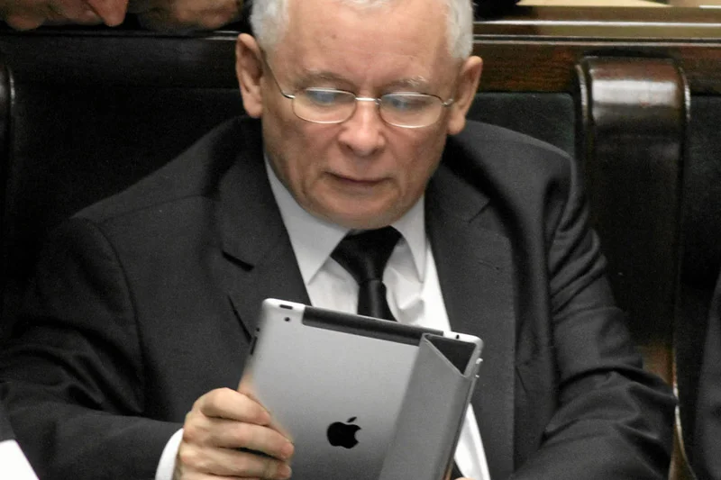 Prezes PiS Jarosław Kaczyński czatował w sobotę z polskimi internautami.