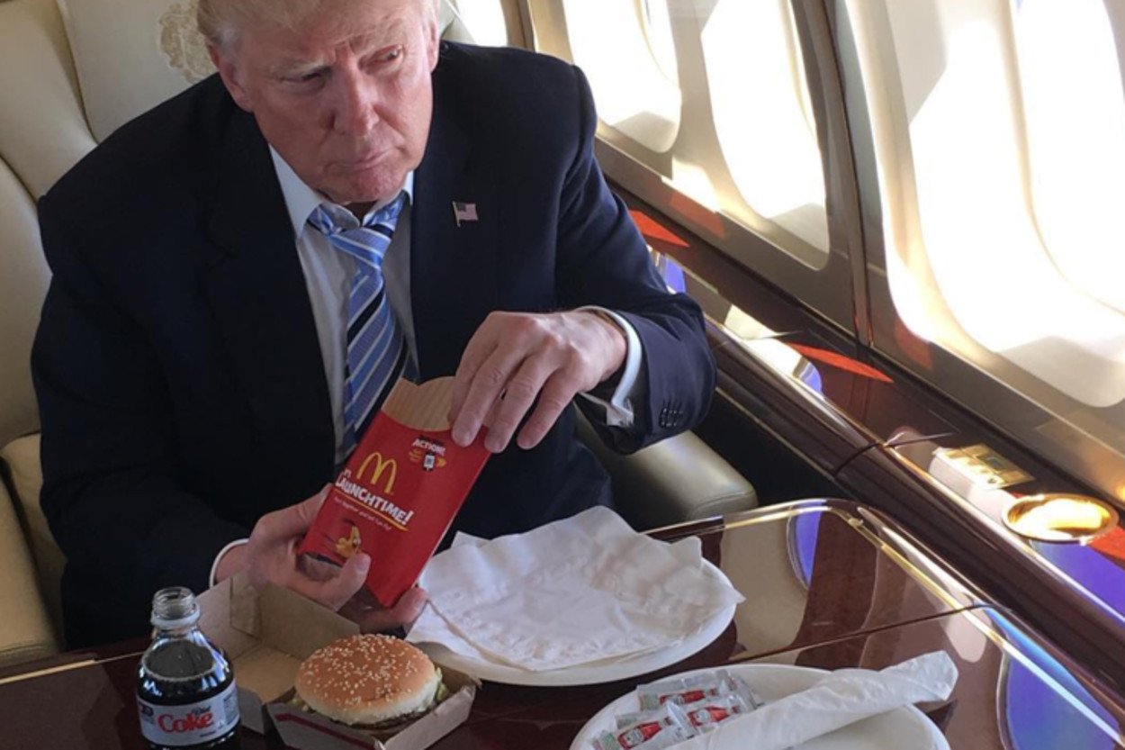 Prezydent USA Donald Trump wypija 12 puszek dziennie swojego ulubionego napoju.