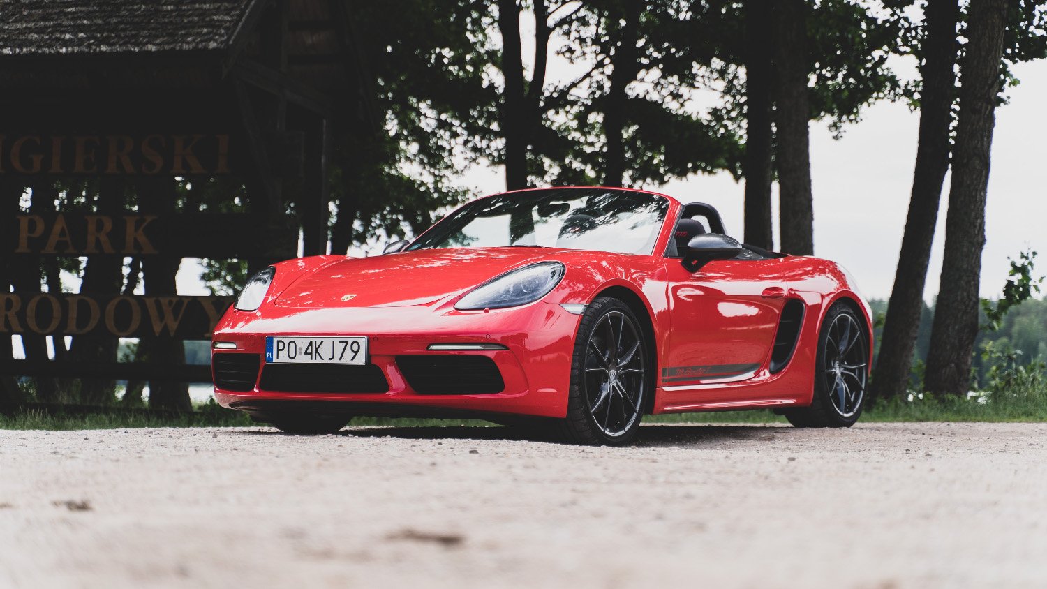 Porsche 718 Boxster wizualnie robi równie duże wrażenie co kultowa 911-tka.