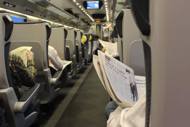 Pasażerowie Pendolino nadal cenią szelest "papieru".