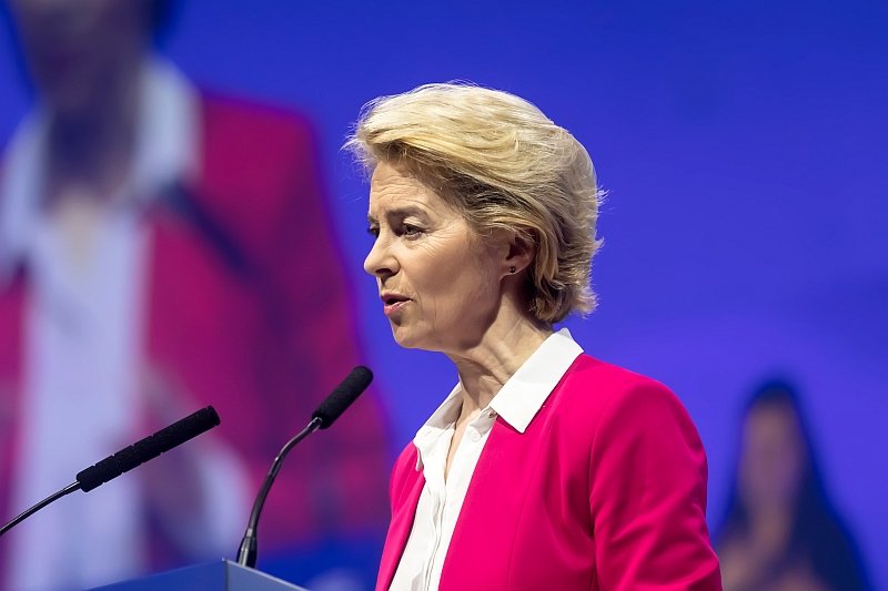 Komisja Europejska zamierza zaostrzyć kontrolę eksportu szczepionek przeciw COVID-19. Komisja Europejska zamierza zaostrzyć kontrolę eksportu szczepionek przeciw COVID-19