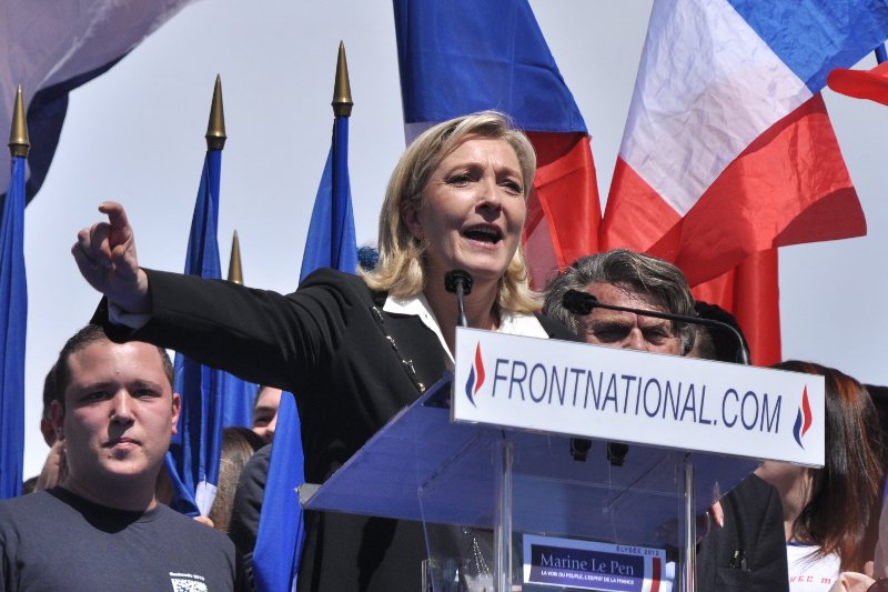 Marine Le Pen wciąż ma duże szanse na zwycięstwo.