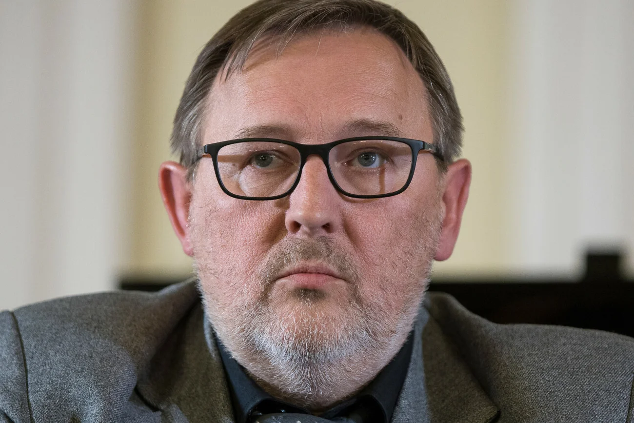 Redaktor naczelny znanego dziennika startuje w wyborach z list PiS. "Jest wyznawcą tej partii".