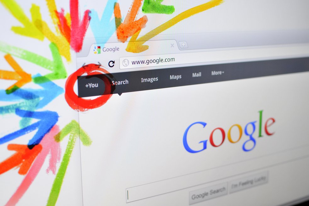 Google ma dziesiątki ukrytych sztuczek, jedną z nich jest np. "askew".