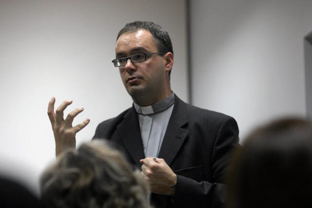 ks. Jan Kaczkowski nie boi się krytykować Kościoła