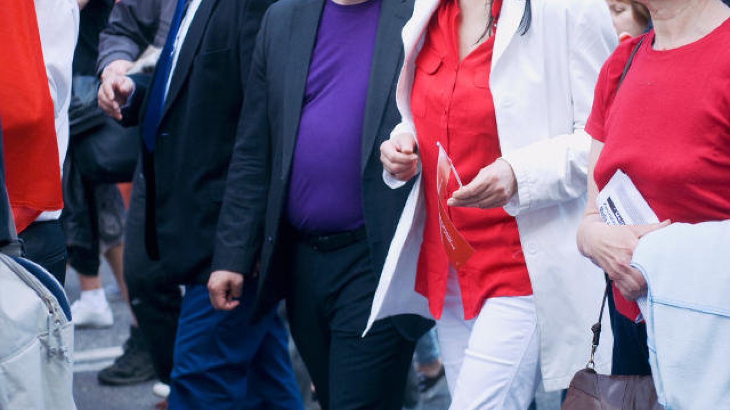 Biały, czerwony i niebieski - te kolory opanowały pochód