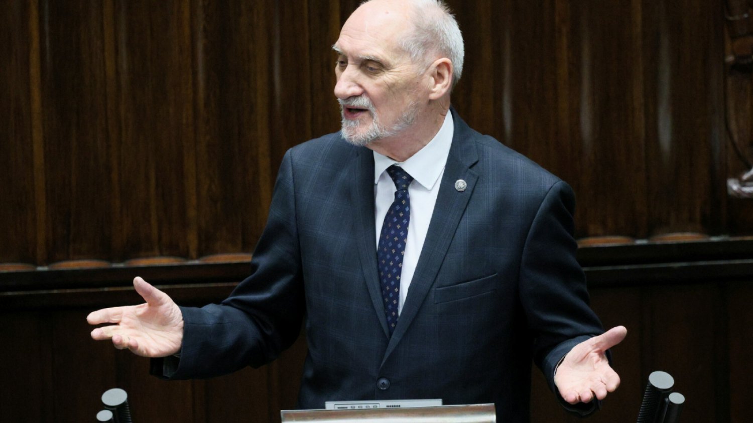 Prokurator Generalny zajmie się Macierewiczem. Chodzi o szczątki Tupolewa