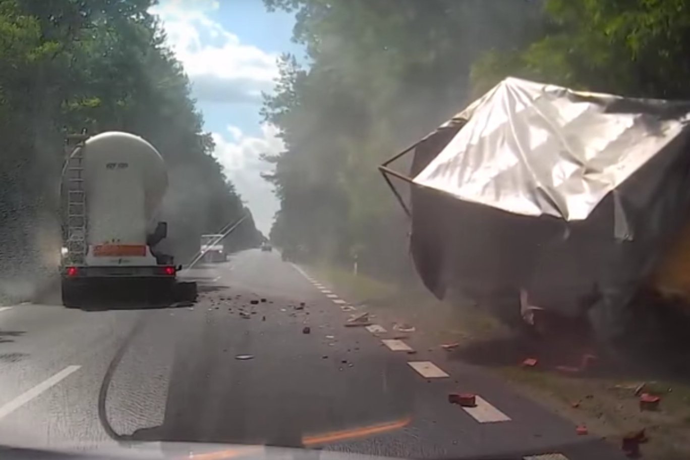 Wypadków takich jak ten jest o wiele więcej. Nagrań również