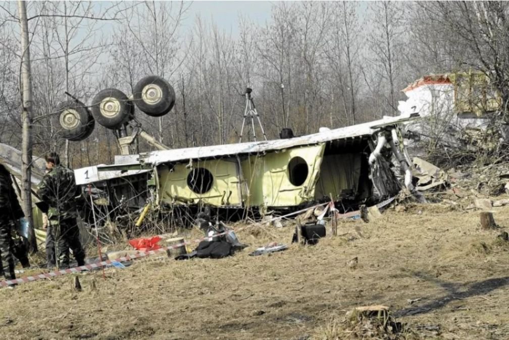 Posłowie PO Marcin Kierwiński i Maciej Lasek zażądali w piątek rozwiązania podkomisji smoleńskiej.