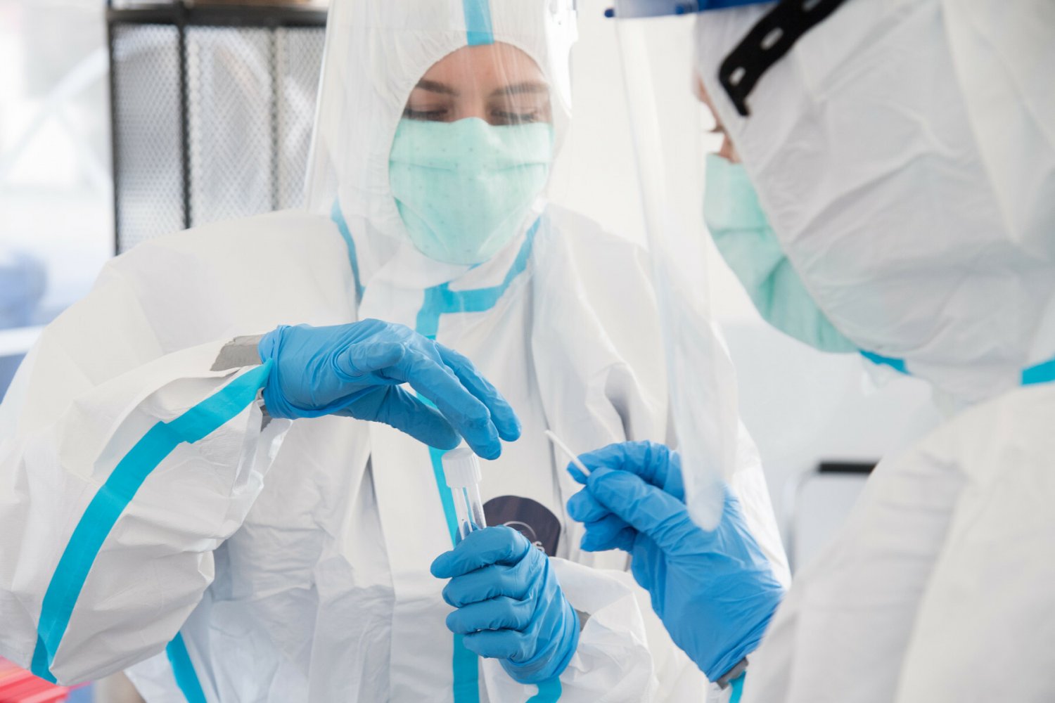 MZ podało dane dotyczące koronawirusa za ostatni tydzień.