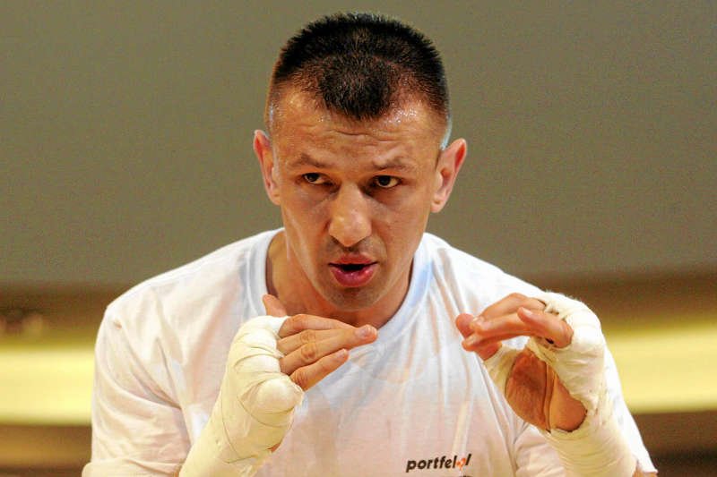 Solidarna Polska mówiła po wypadku w Kamieniu Pomorskim: "Zero tolerancji dla pijanych bydlaków". A o wypadku Adamka mówią: "Każdy popełnia błędy"