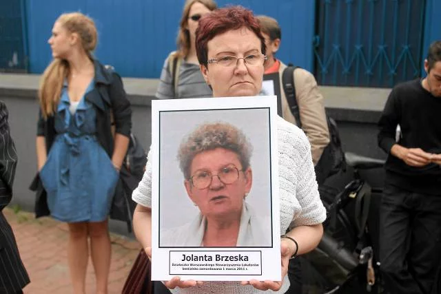 Protest osób domagających się wyjaśnienia sprawy śmierci Jolanty Brzeskiej. Wrzesień 2011 r.