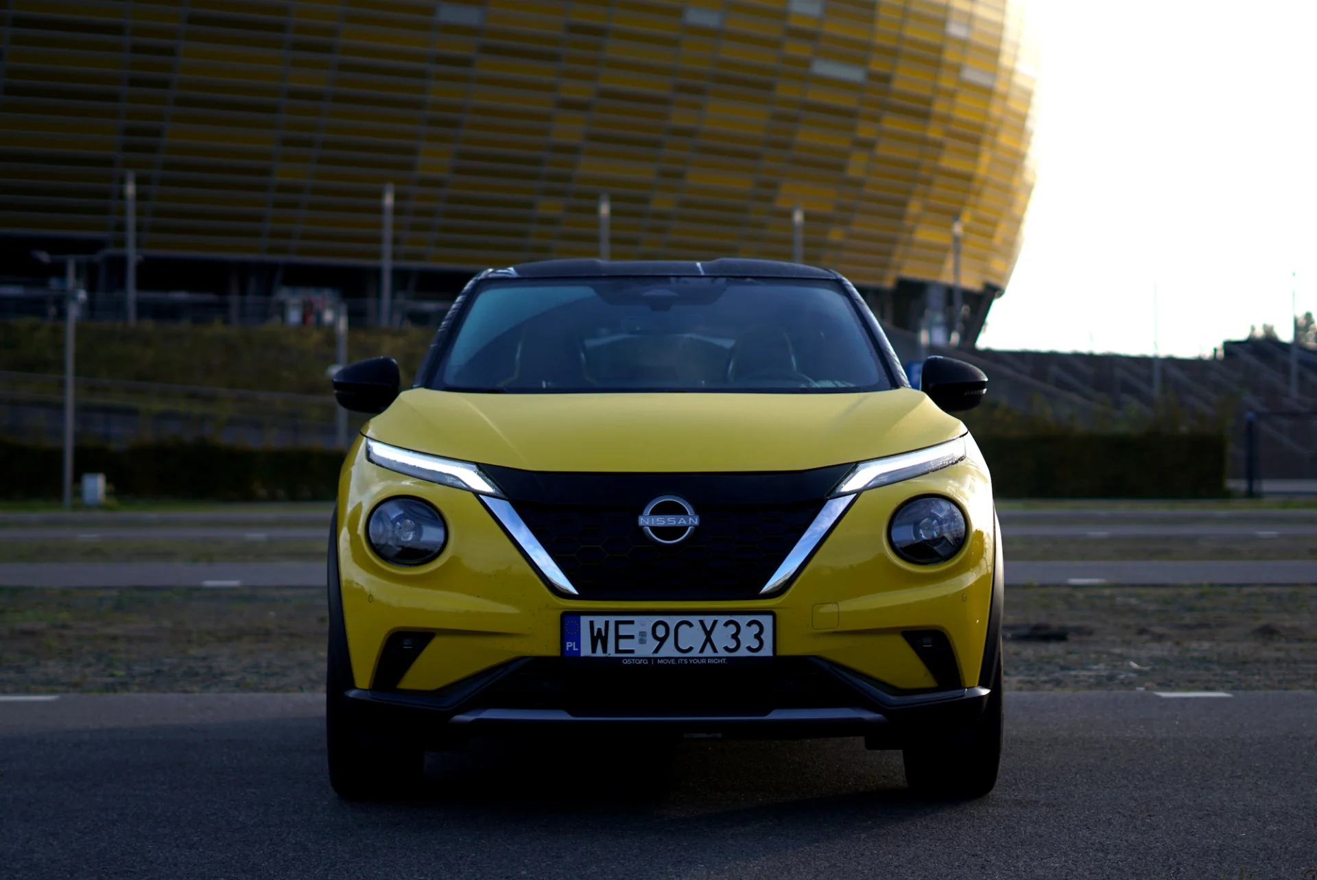 Nissan Juke po liftingu. Na pewno wyróżnia go żółty kolor