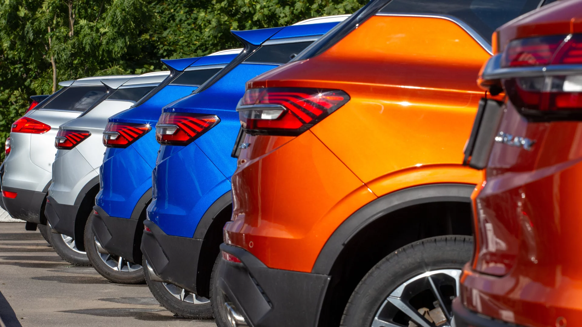 Policzyli, ile aut z Chin jeździ po Polsce. Raport pokazuje też inną, ważniejszą statystykę