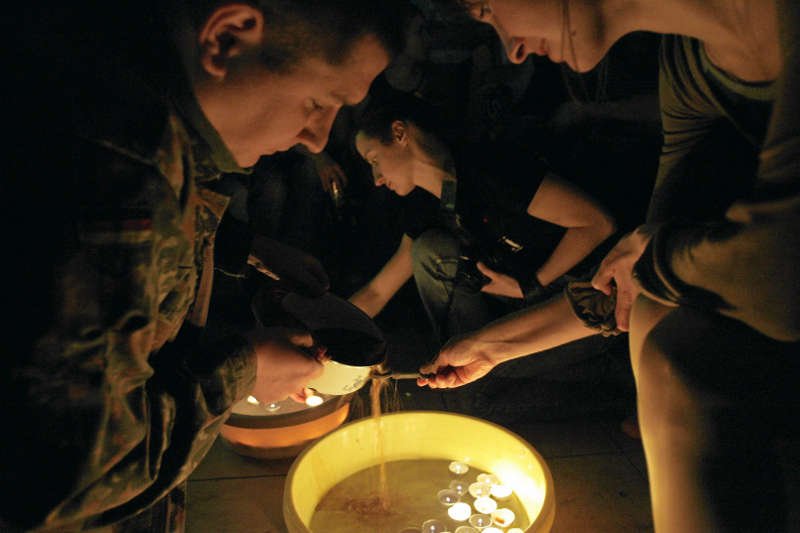 Andrzejkowe wróżby to grzech i "detronizacja Boga" - twierdzi Fronda