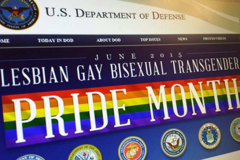 Amerykanie znoszą zakaz przyjmowania osób transpłciowych do armii.