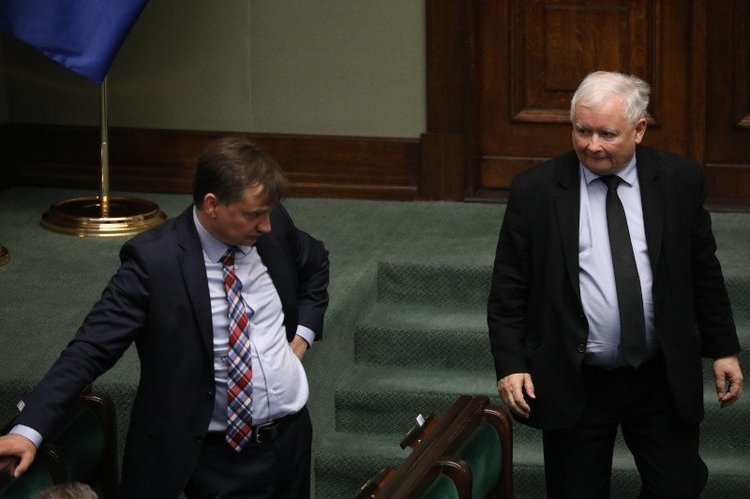 W PiS podobno już rozważają przyspieszone wybory.