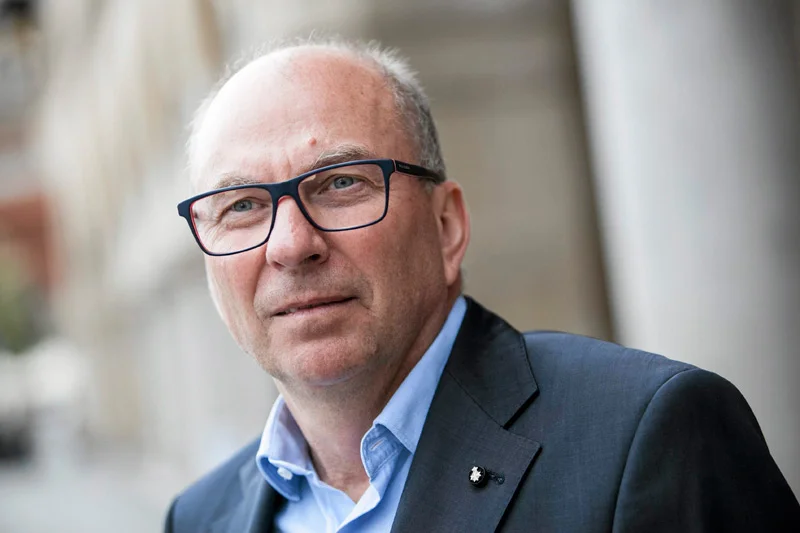 Jerzy Meysztowicz to nie tylko poseł, ale i doświadczony przedsiębiorca. Przez wiele lat jego biznesy oparte były m.in. o współpracę z galeriami handlowymi i wielkimi sieciami.