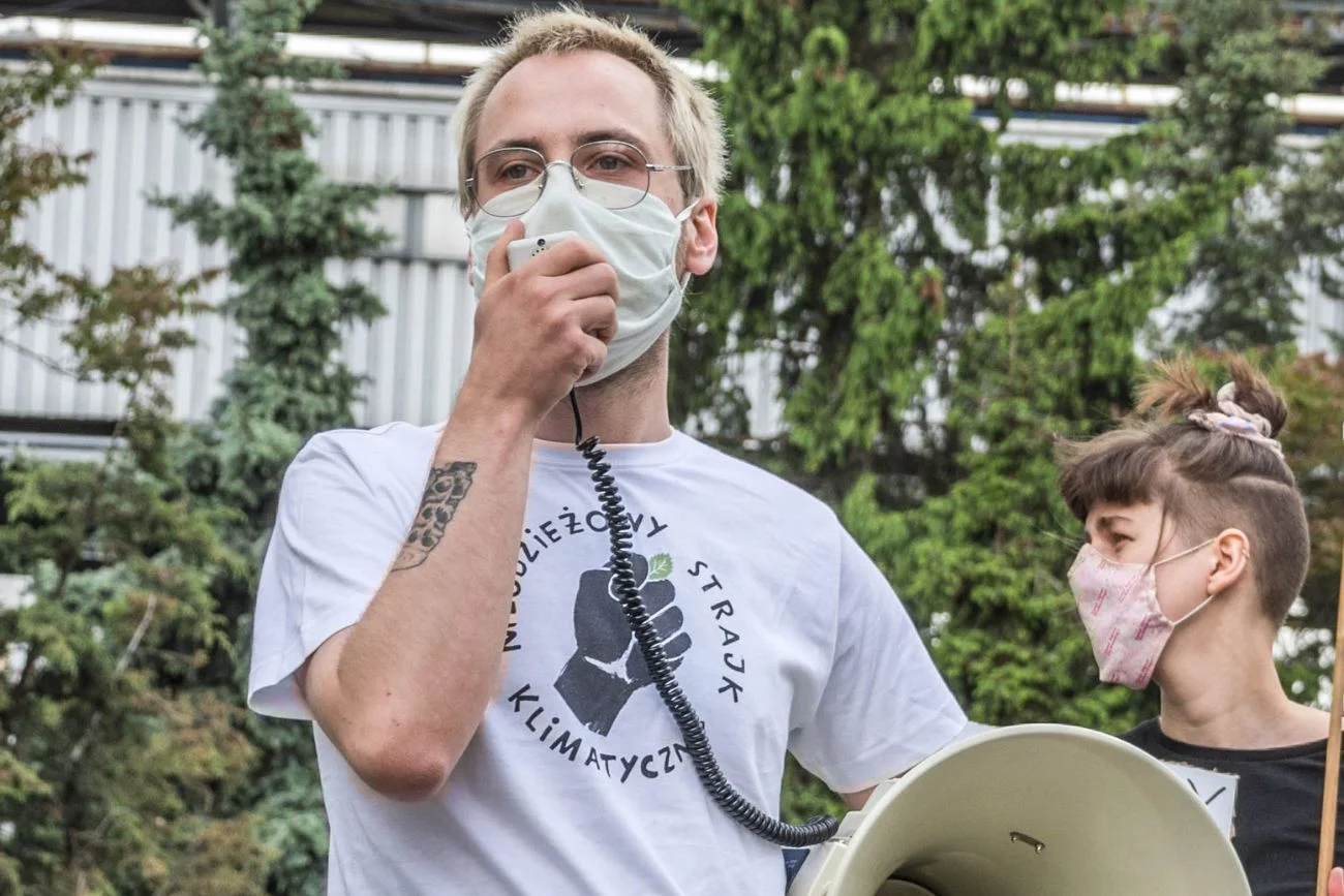 Szmo Kacprzak z Młodzieżowego Strajku Klimatycznego Wrocław.