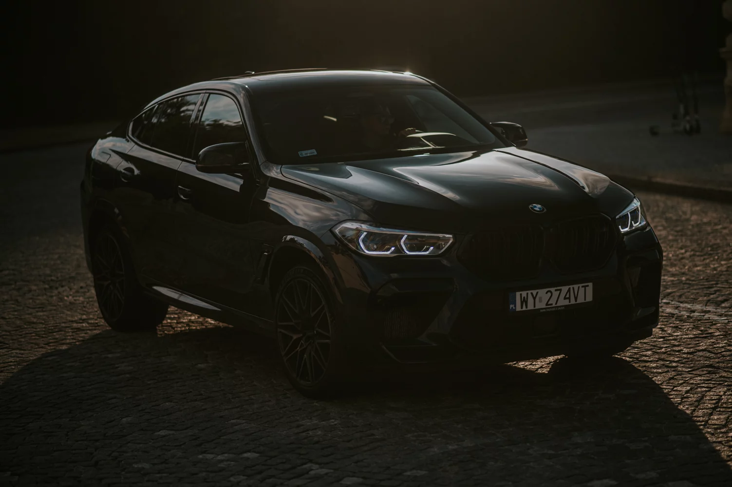 BMW X6 M Competition to potężne, muskularne i efektowne auto.
