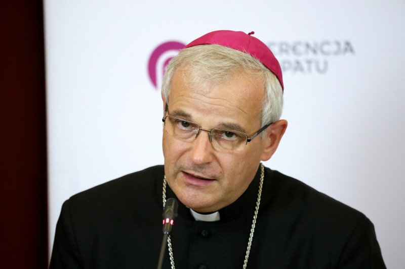 Biskup Marek Mendyk odpowiada na zarzut molestowania. Żąda publicznych przeprosin
