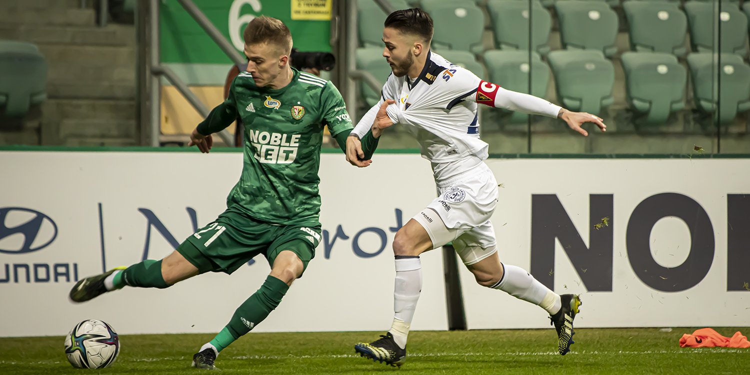 Śląsk Wrocław ograł na swoim terenie Pogoń Szczecin w niedzielnym meczu PKO Ekstraklasy