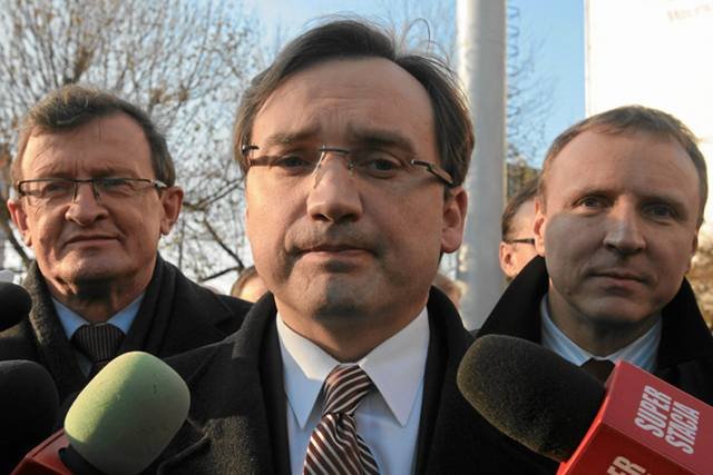 Tadeusz Cymański, Zbigniew Ziobro i Jacek Kurski źle pracują w PE. Tak twierdzi "Polityka"