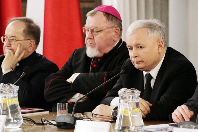 Dawno nikt nie skrytykował prezesa PiS Jarosława Kaczyńskiego, o. Tadeusza Rydzyka i aktywnych w polityce biskupów tak ostro, jak robi to ks. Stanisław Walczak.