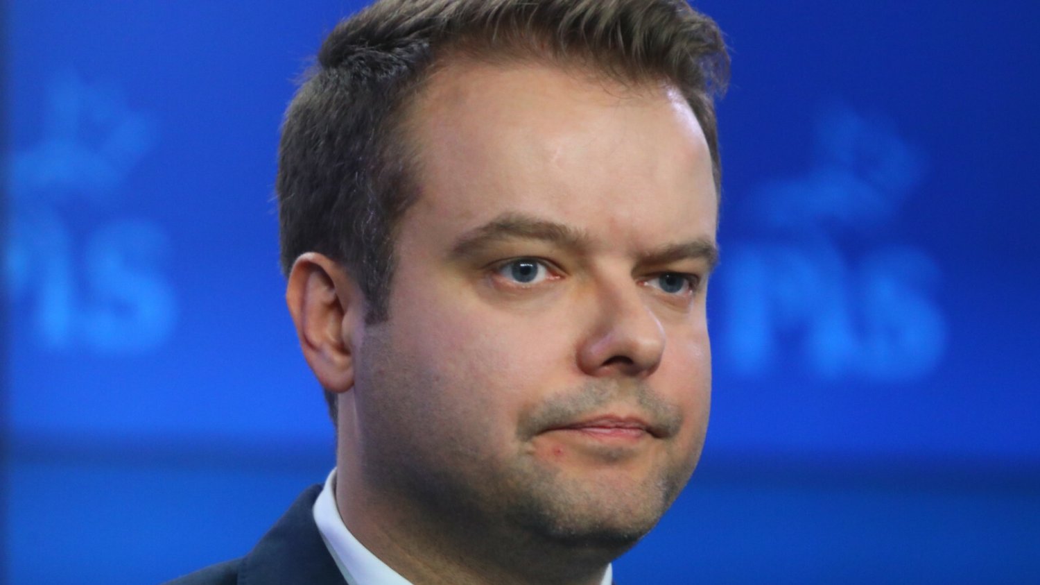 Rzecznik PiS w swojej wypowiedzi ostro skomentował doniesienia stacji TVN.