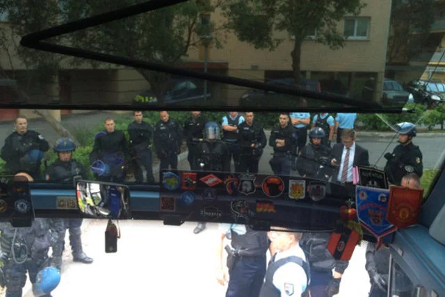 Francuscy policjanci zatrzymali autokar z rosyjskimi kibicami.