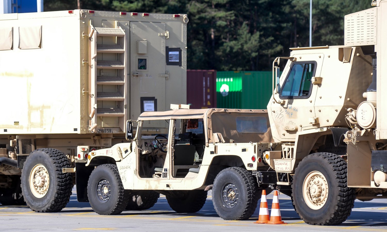 Polacy ukradli skrzynie z amunicją z transportu NATO.