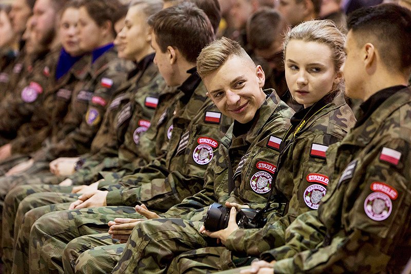 Lepiej stawiać na ochotników do Wojsk Obrony Terytorialnej, czy wspierać zawodowych i świetnie przeszkolonych żołnierzy...?