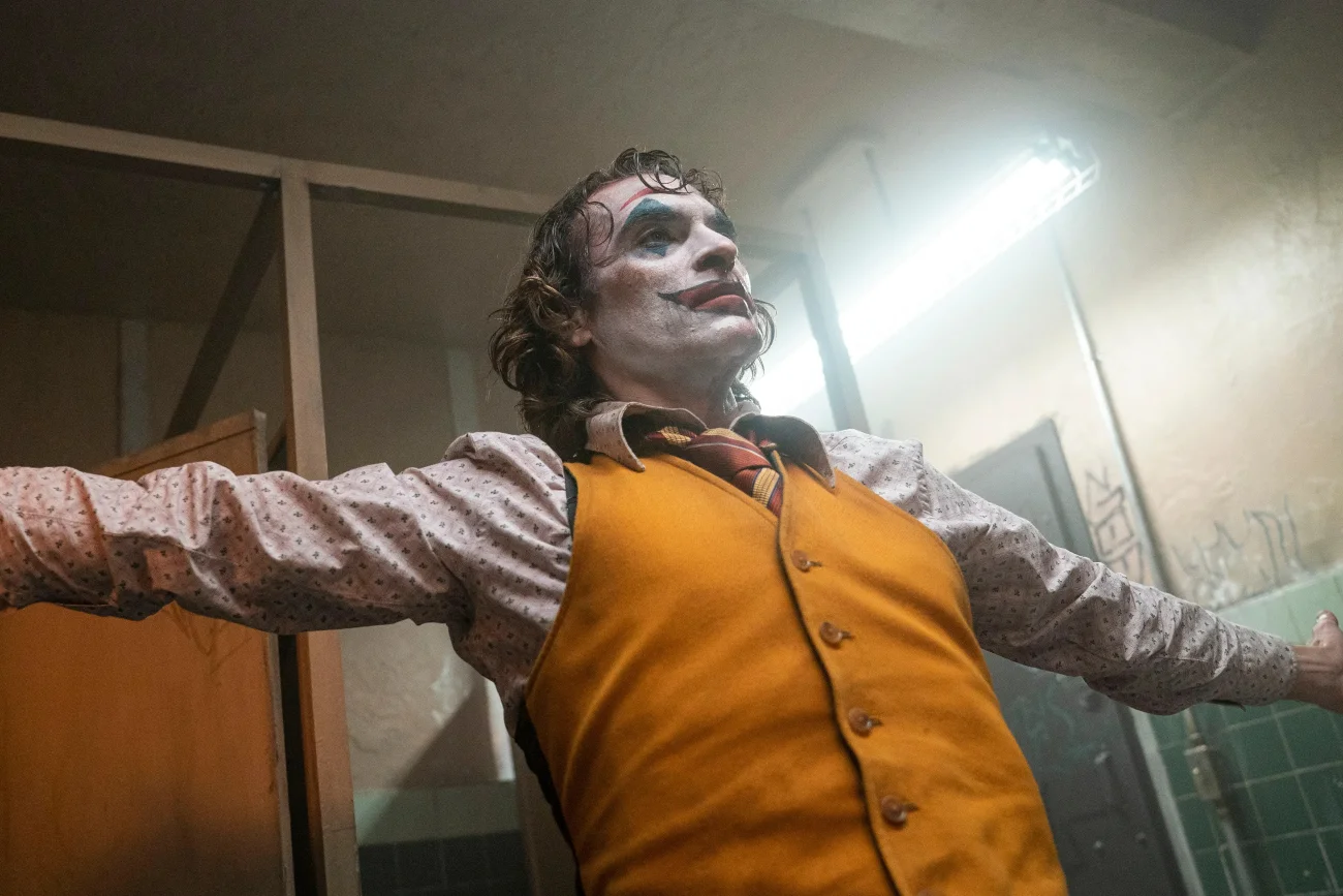 Joaquin Phoenix jako Arthur Fleck w filmie "Joker".