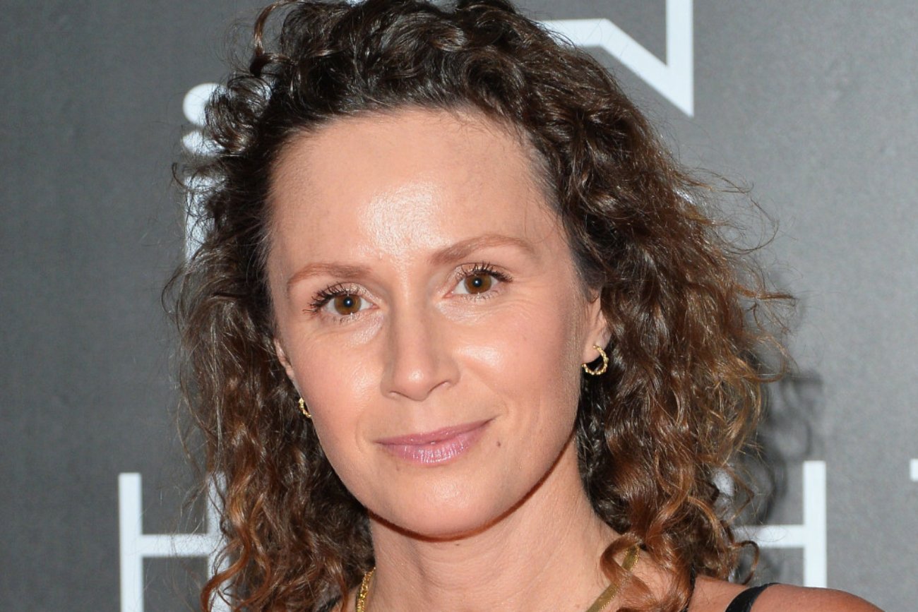 Monika Mrozowska została zapytana przez fankę o pieniądze na podróże. Powiedziała, ile alimentów dostaje