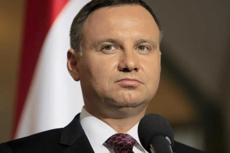 Andrzej Duda obiecał pomóc frankowiczom, ale zawiódł.